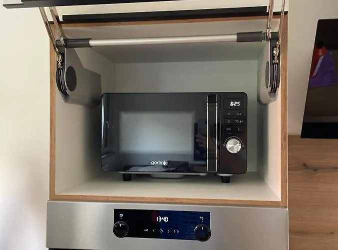 Mely Rose ليوبليانا